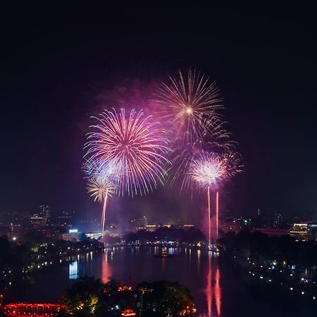 May De Ville Lakeside Hotel Ханой Екстер'єр фото Fireworks at the 2013 National Day Parade