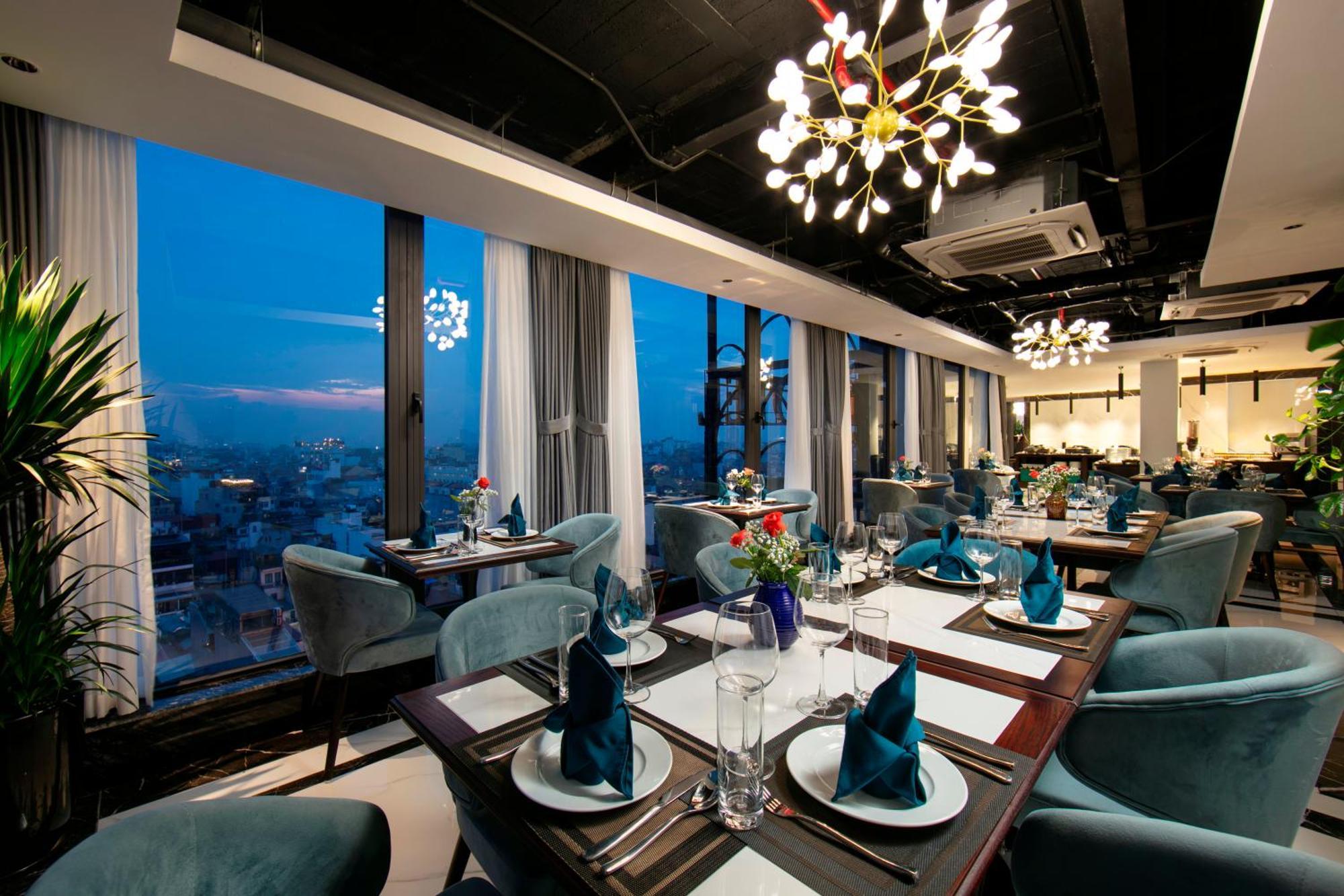 May De Ville Lakeside Hotel Ханой Екстер'єр фото The 360 Restaurant