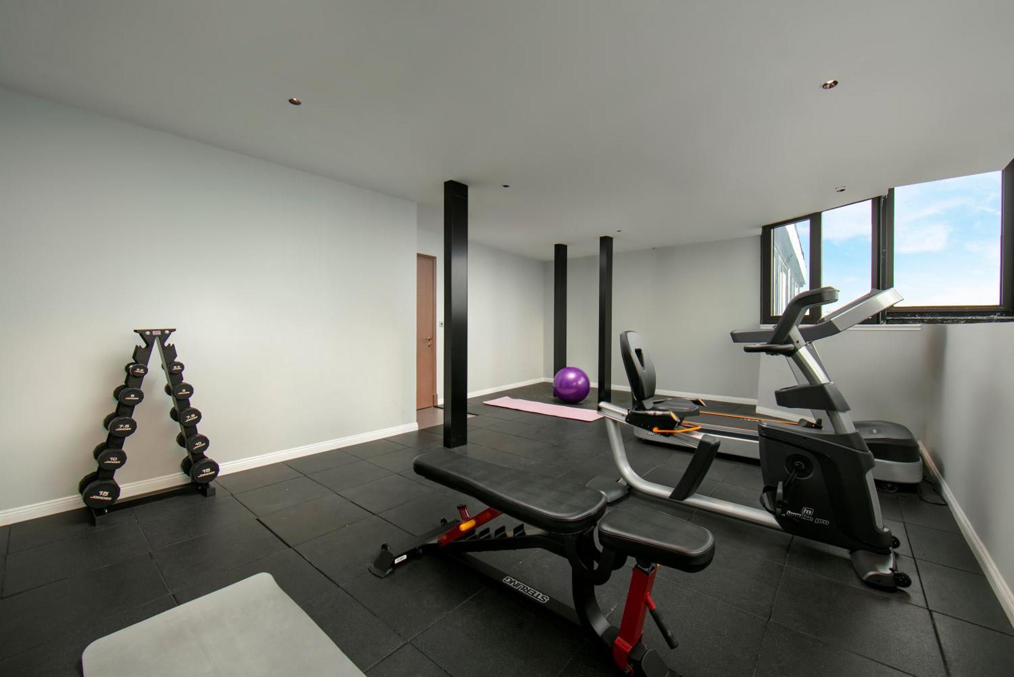 May De Ville Lakeside Hotel Ханой Екстер'єр фото The gym at the 2012 Olympic Village