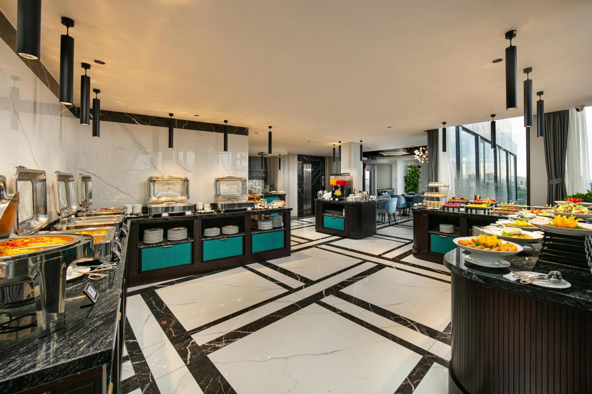 May De Ville Lakeside Hotel Ханой Екстер'єр фото The Club Lounge at the 36th floor