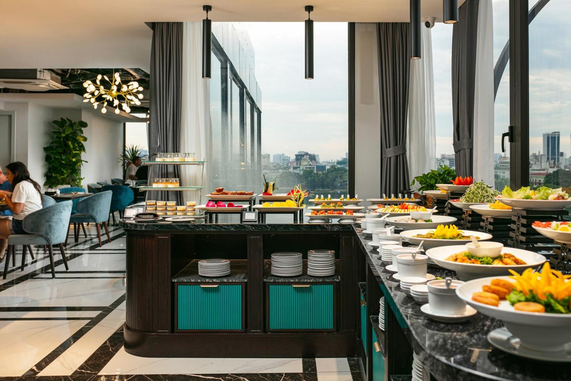 May De Ville Lakeside Hotel Ханой Екстер'єр фото The 360° Restaurant