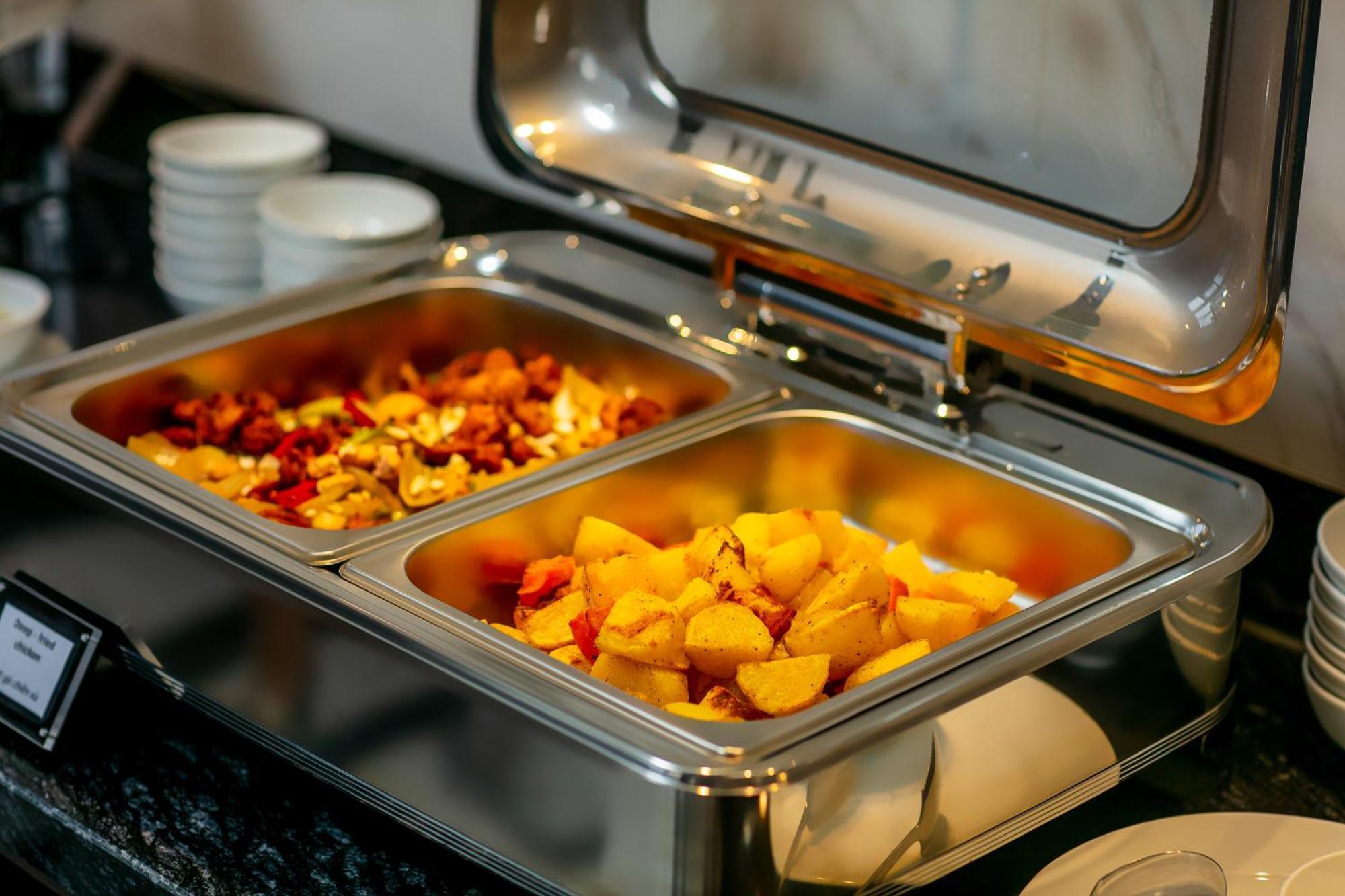 May De Ville Lakeside Hotel Ханой Екстер'єр фото A chafing dish